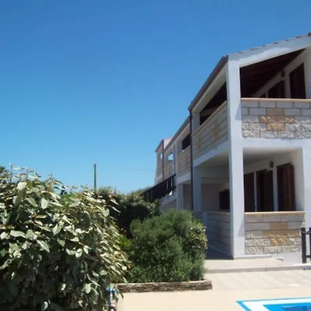 فندق مبيت وإفطار La 3*