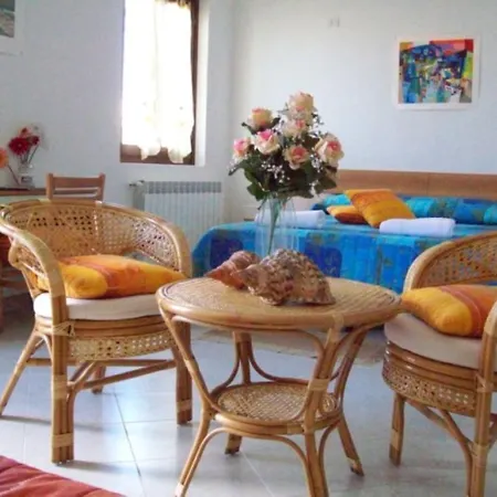 Alojamento de Acomodação e Pequeno-almoço La Stintino